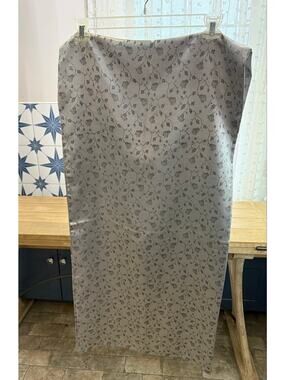 Silver Floral Jacquard Wrap – Perfect for Formal Events 80" x 20"